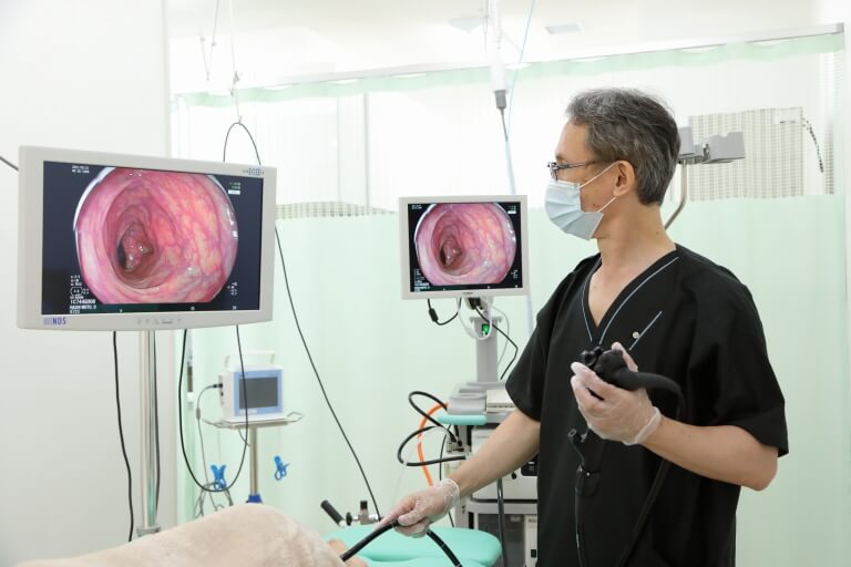 経験豊富な内視鏡専門医による大腸カメラ検査